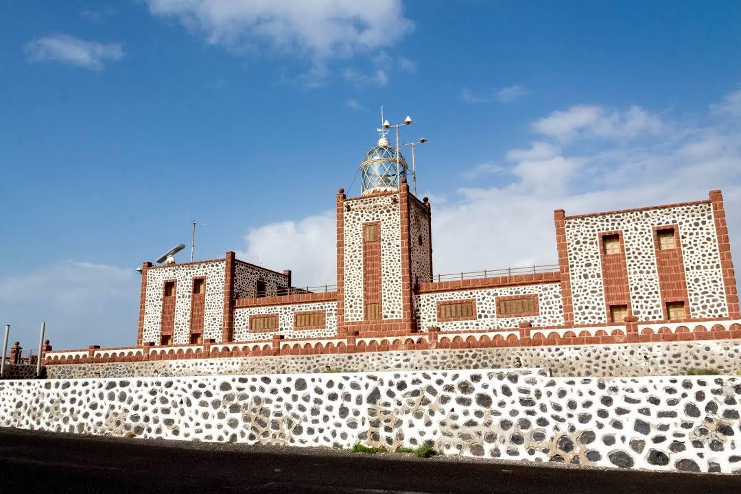 Faro de Punta La Entallada